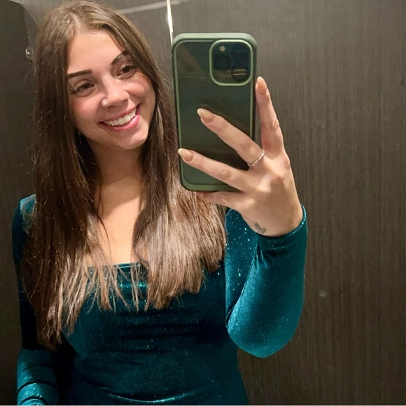 Meet your Posher, Lizzy - Picture 3 of 6